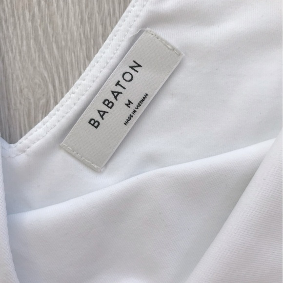 Aritzia Babaton Contour V-Neck Sleeveless Bodysuit - Picture 9 of 13